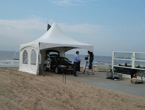 Pagodetent bij een evenement van een Audi-dealer op de boulevard van Noordwijk.